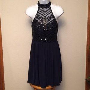 GORGEOUS DRESS 🖤 33” neck to hem 🤩